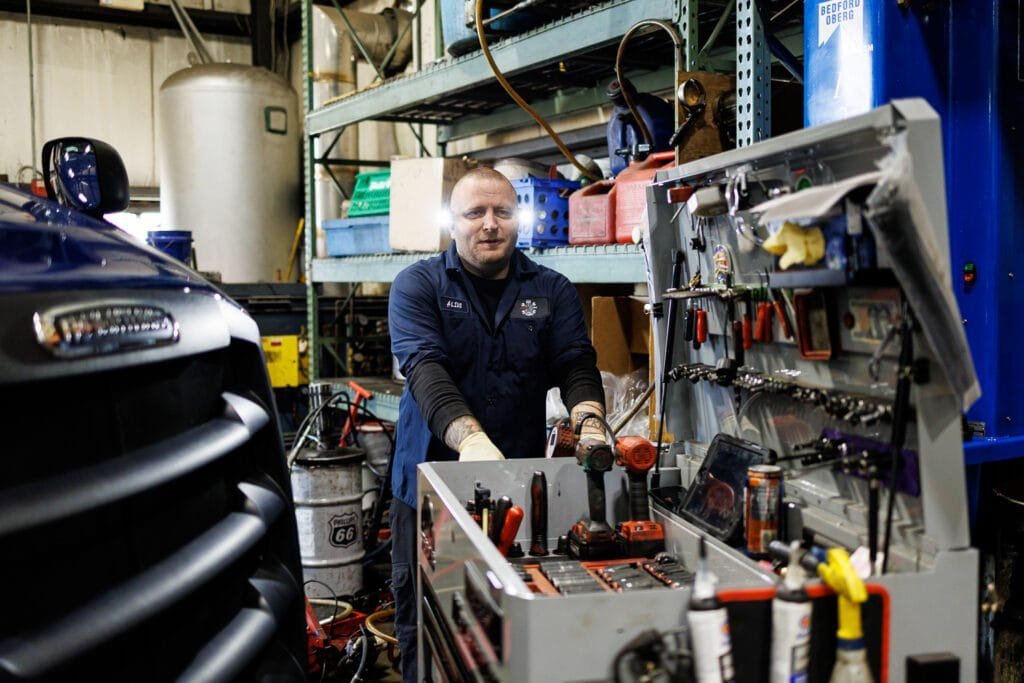 semi truck repair shop